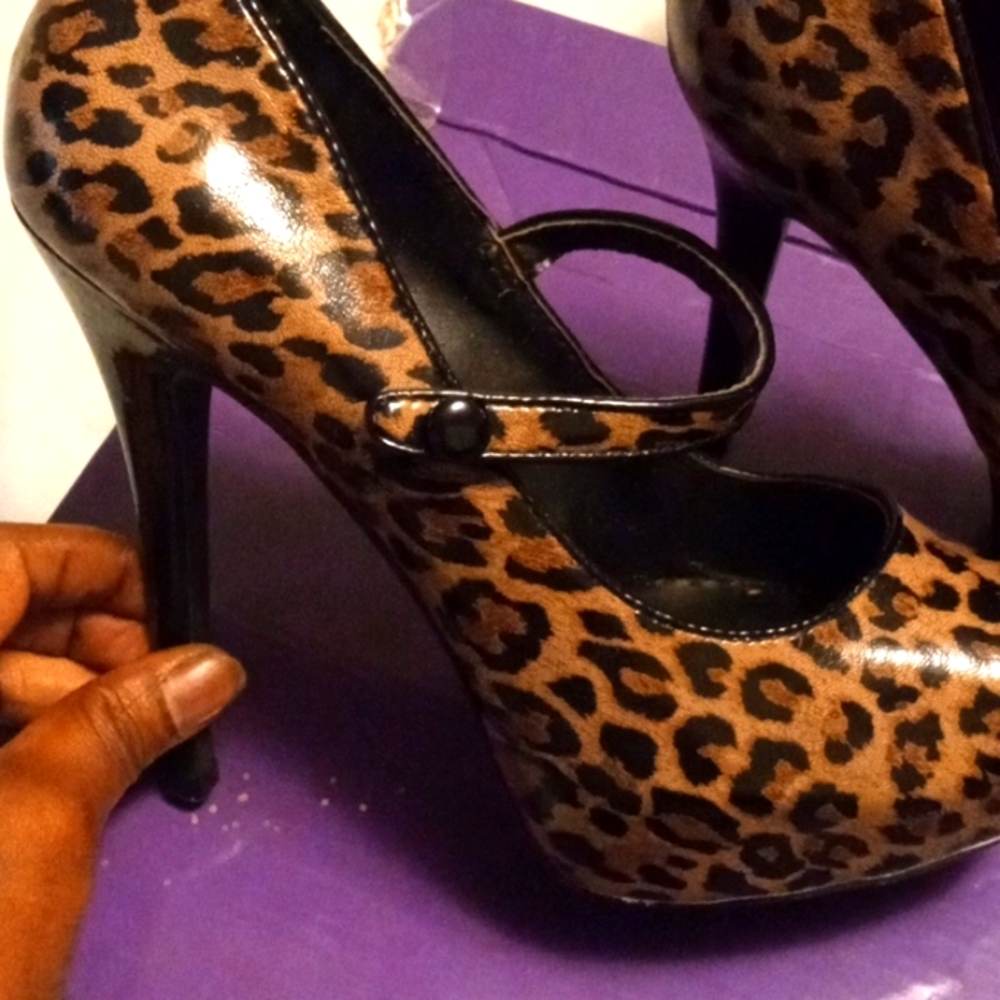 Ladies dress heels